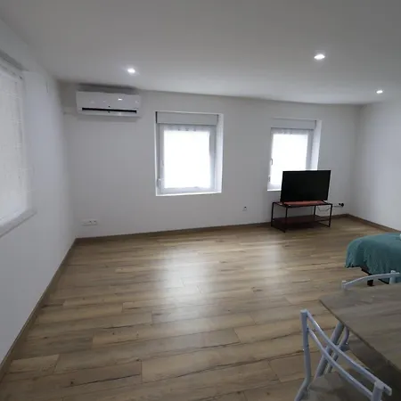 Appartement Homeday 1 Strasbourg / *